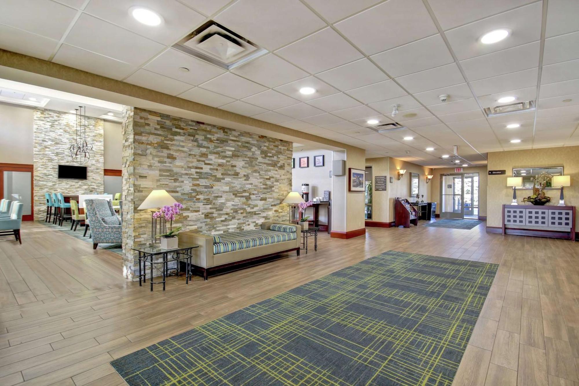 Hampton Inn & Suites Guelph Exterior foto